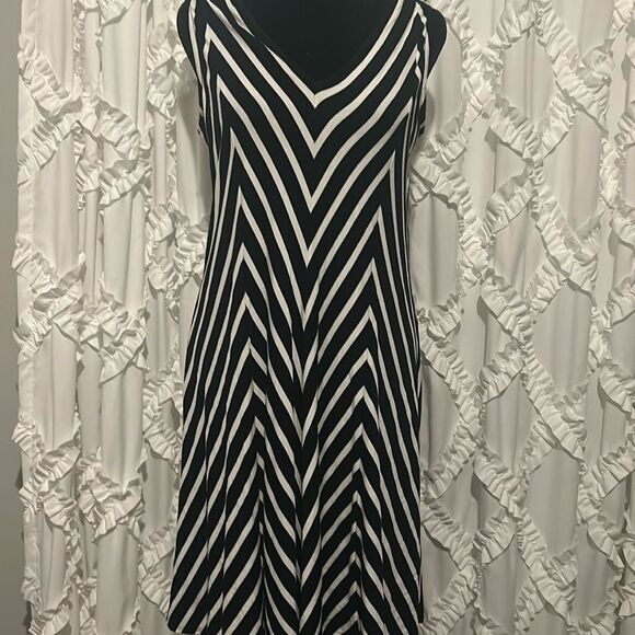 NWT Chelsea and Theodore maxi dress small   F - Picture 2 of 8